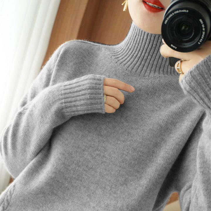 Elegant sweater for women with high collar and fine structure Lune London