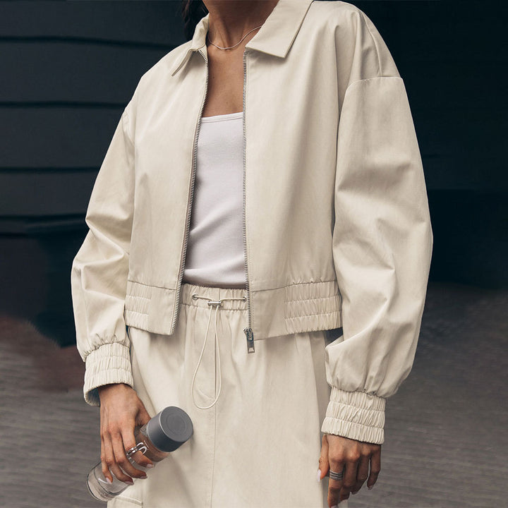 Veste de transition sportive pour femmes avec taille élastique et détails stylés Chic & Stil