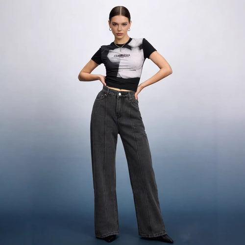 Women high-waisted wide jeans with sophisticated seam details Lune London