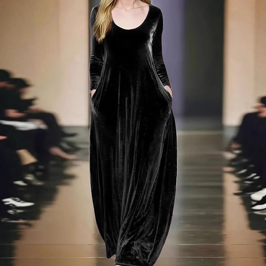 Maxi dress for women in velvety material with practical pockets Lune London