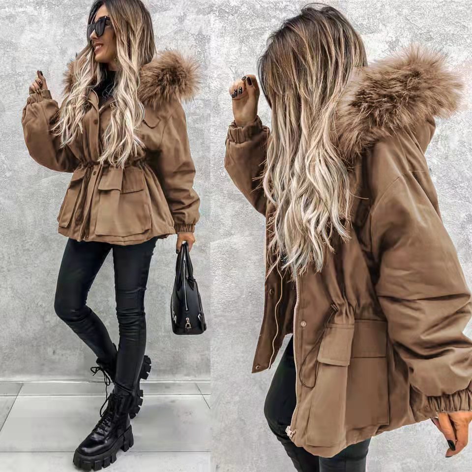 Urban winter coat for women with removable faux fur collar and practical pockets Lune London