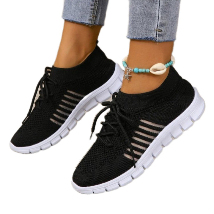 Women's sports shoes with breathable knit upper Lune London