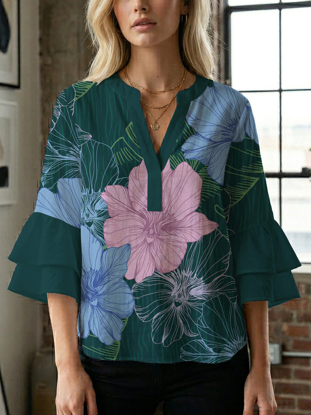 Women's blouse with voluminous sleeves and floral design Lune London