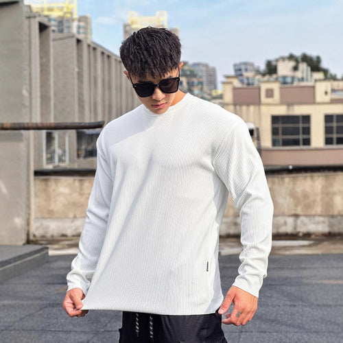 Men's long sleeve t-shirt in high quality ribbed material with a casual chic and stylish cut