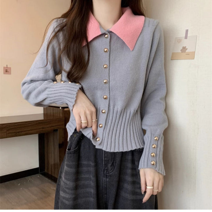 Pull en tricot élégant pour femmes avec col et détails de boutons Chic & Stil