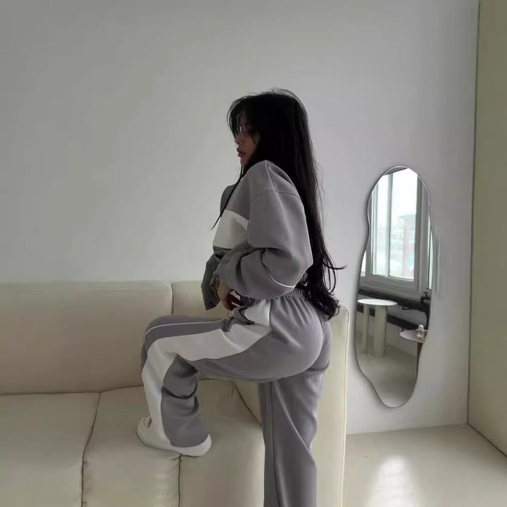 Women's sports tracksuit set with functional material Lune London