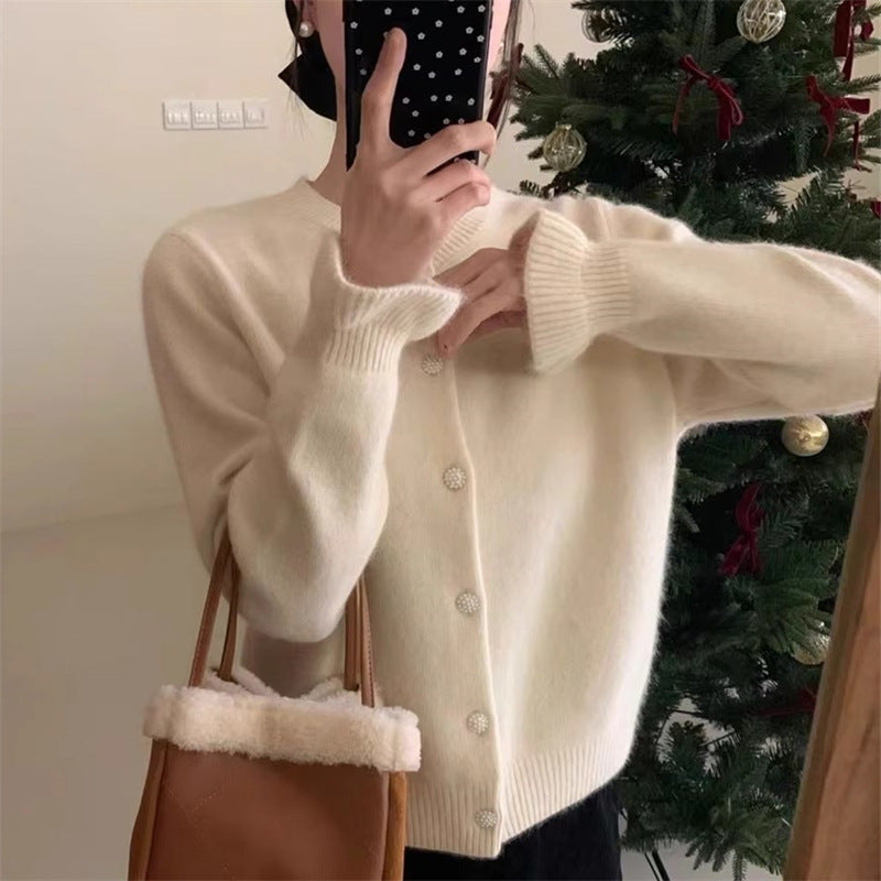 Cardigan confortable pour femmes avec fermeture élégante à boutons en perles Chic & Stil