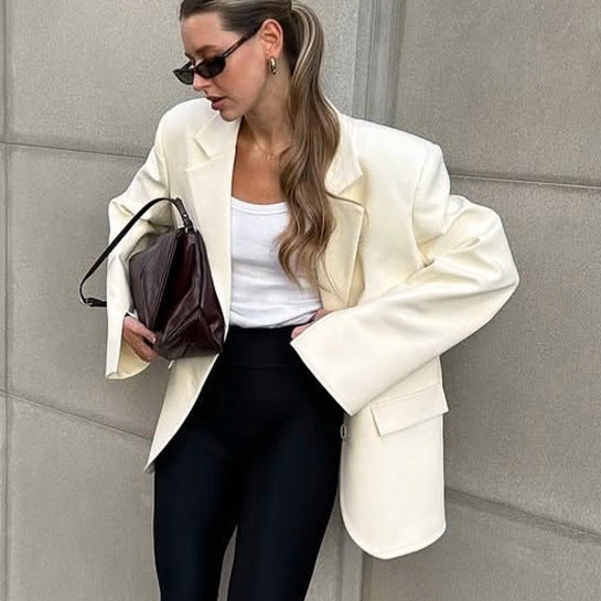 Oversized blazer jacket for women with a modern cut Lune London
