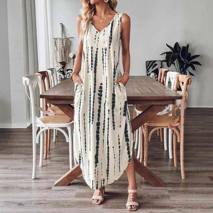 Sleeveless maxi dress with V-neck for women with pockets Lune London