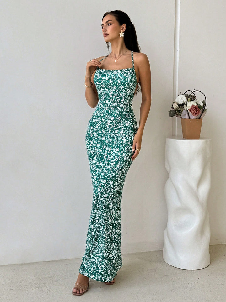 Robe maxi pour femmes avec des bretelles spaghetti réglables et un détail imprimé floral Chic & Stil