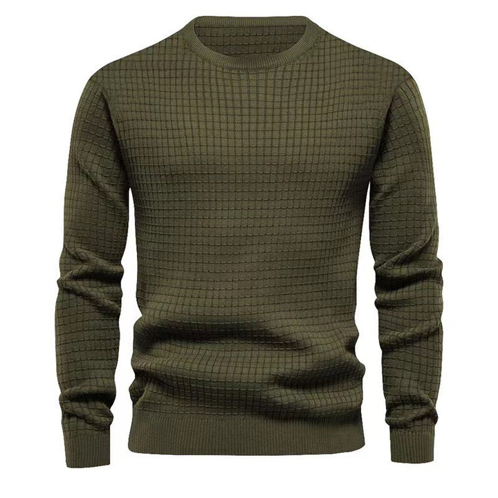 Elegant knitted sweater for men with textured surface Lune London