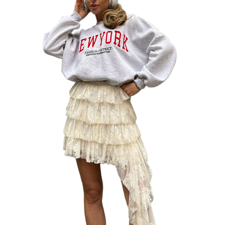Women's sweatshirt with casual inscription and comfortable fit Lune London