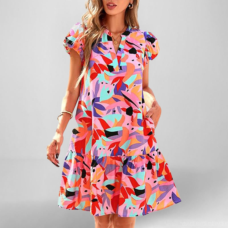 Robe courte à manches courtes fluides pour femmes avec ourlet froncé raffiné Chic & Stil