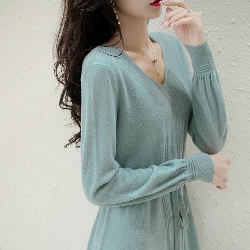 Robe en tricot pour femmes avec ceinture ajustable et haut finement texturé Chic & Stil