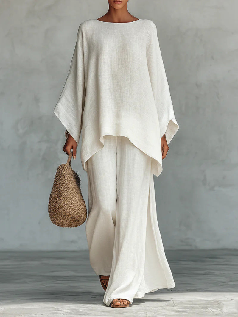 Ladies airy set made of soft fabric with a loose fit Lune London