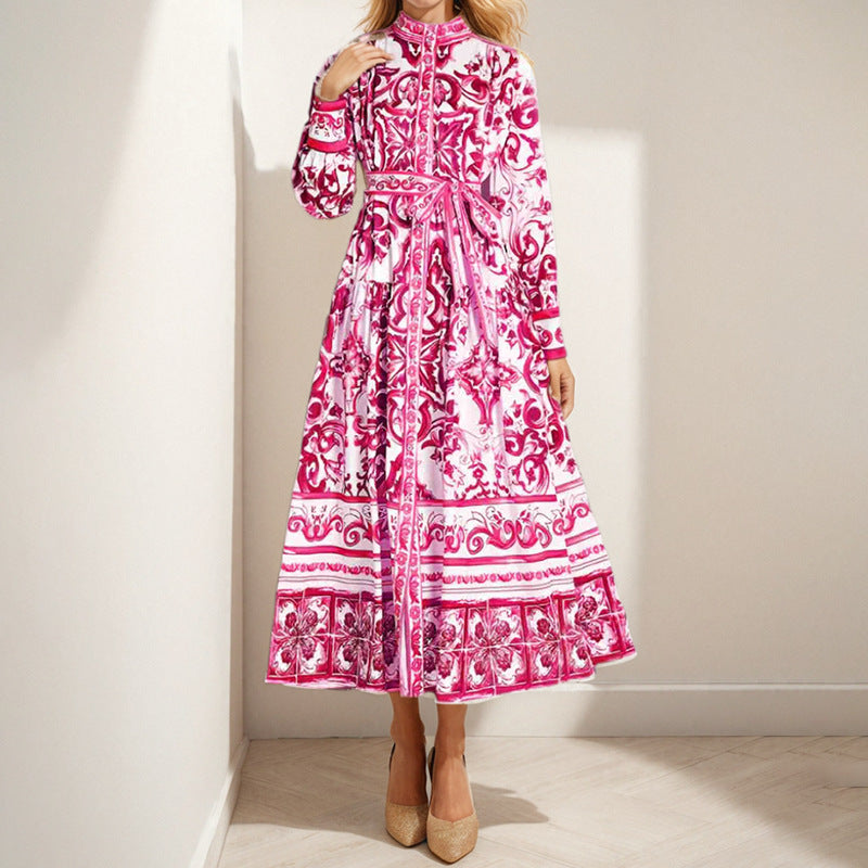 Dame Élégante Robe Maxi avec Motif Floral Délicat et Ceinture Pratique Chic & Stil
