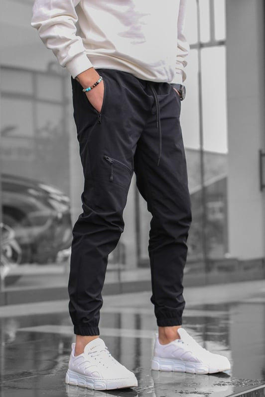 Light sporty pants for men with side zip pockets Lune London