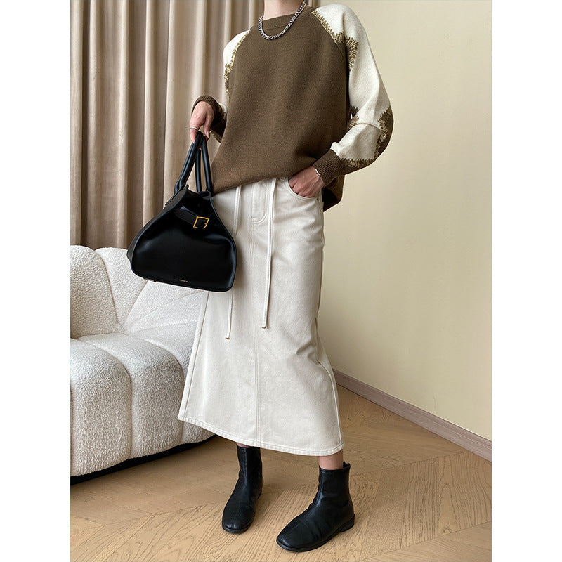 Ladies Stylish Maxi Skirt with Elegant Stretch Details Chic & Stil