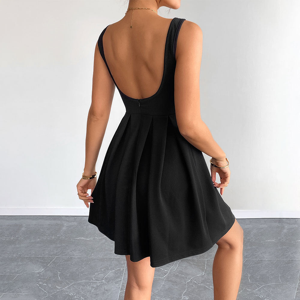 Robe ajustée pour femmes avec jupe évasée et décolleté élégant Chic & Stil