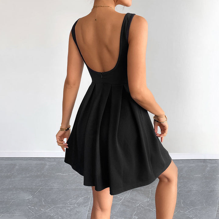 Robe ajustée pour femmes avec jupe évasée et décolleté élégant Chic & Stil