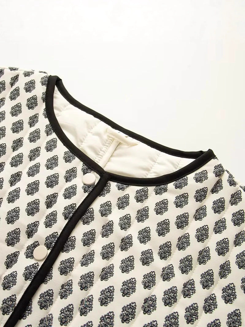 Ladies quilted jacket with decorative pockets and modern print Lune London
