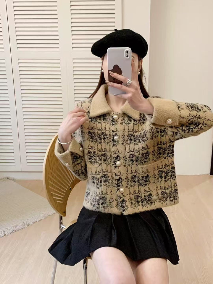 Women Elegant Knit Jacket with Pearl Buttons and Chic Collar