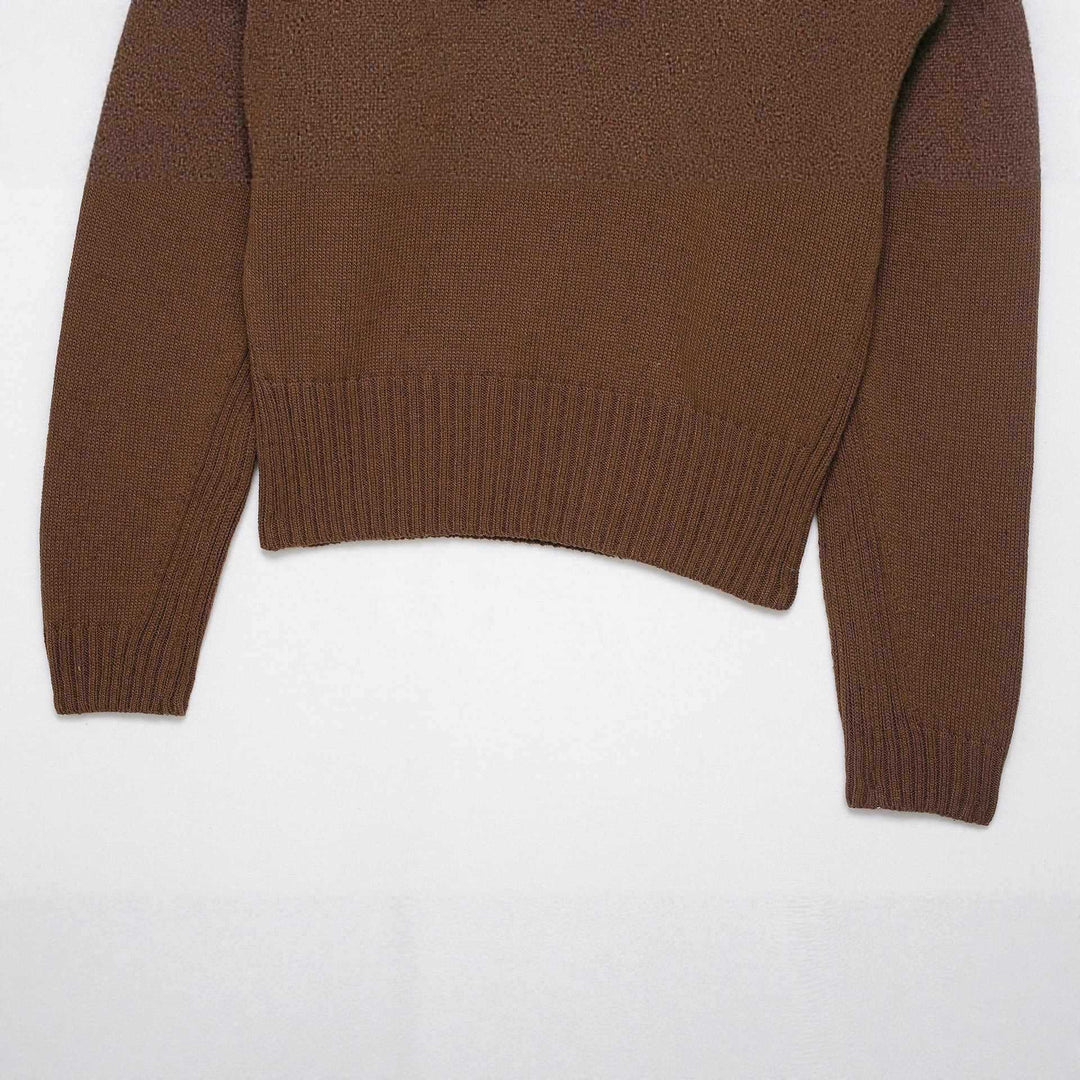 Casual knitted sweater for women with V-neck and wide edges Lune London