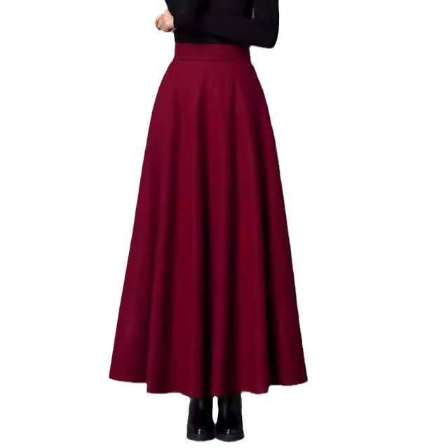 Elegant maxi skirt for ladies with flowing hem and practical pockets Lune London