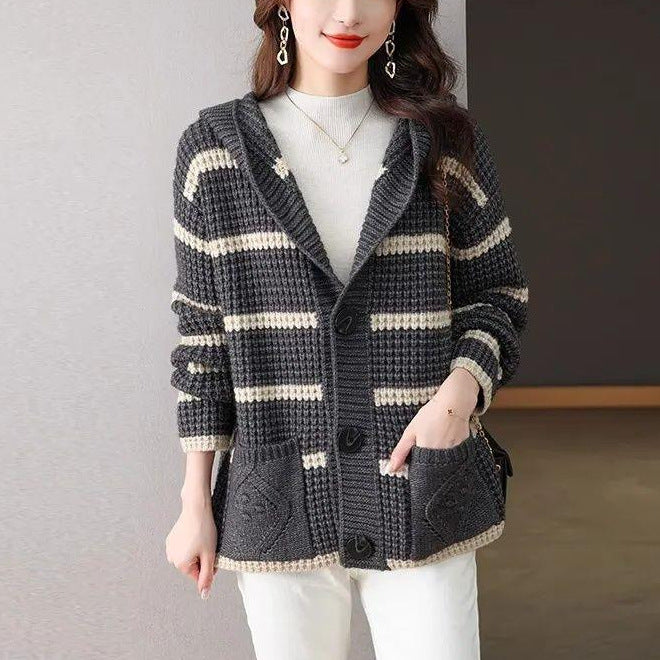 Cardigan rayé pour femmes avec capuche et grandes poches Chic & Stil