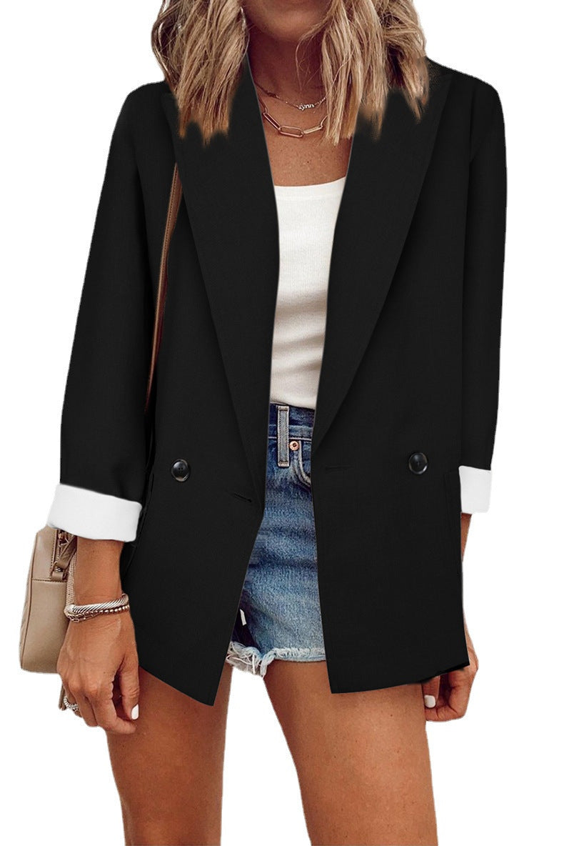 Trendy oversized jacket for women with a sleek design and elegant button details Lune London