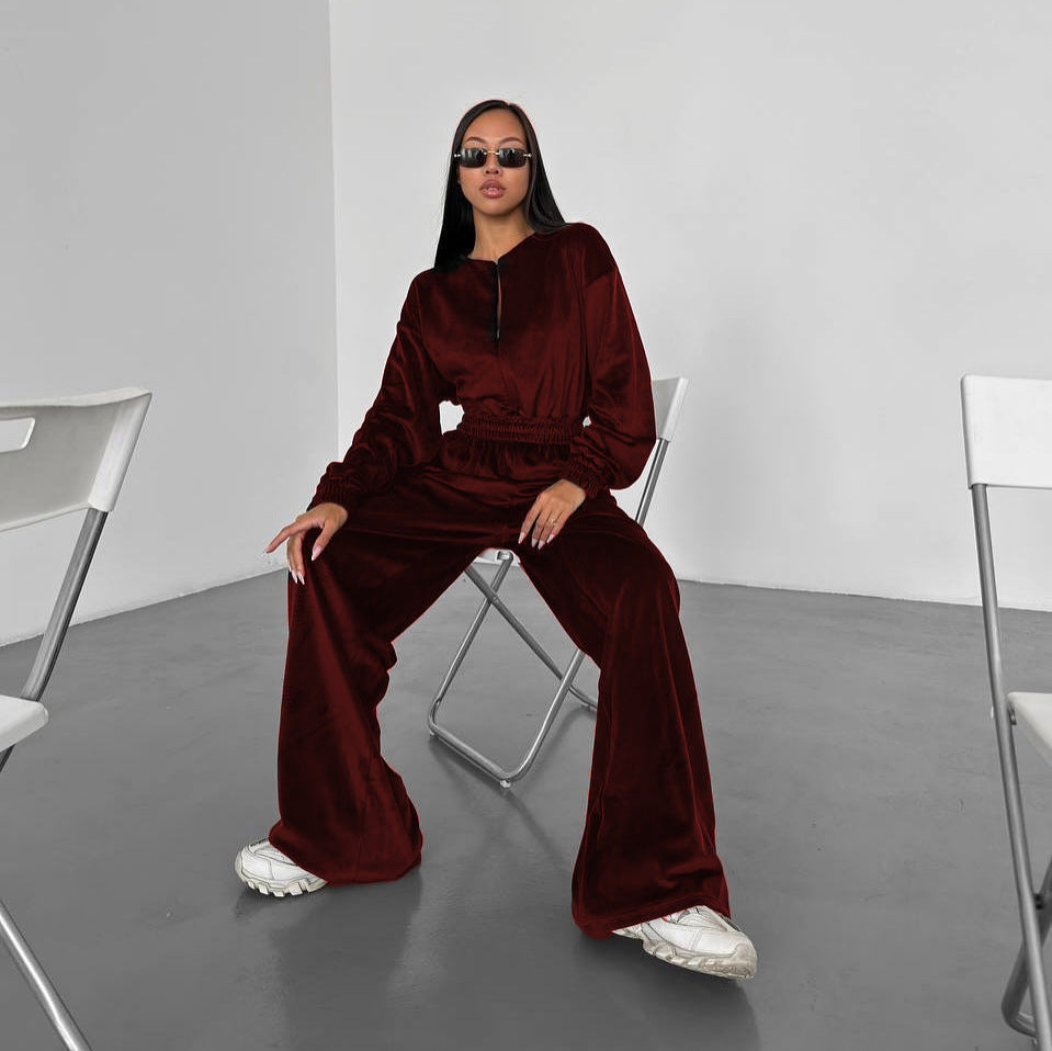 Comfortable polar set for women with a loose fit and an elastic waist Lune London