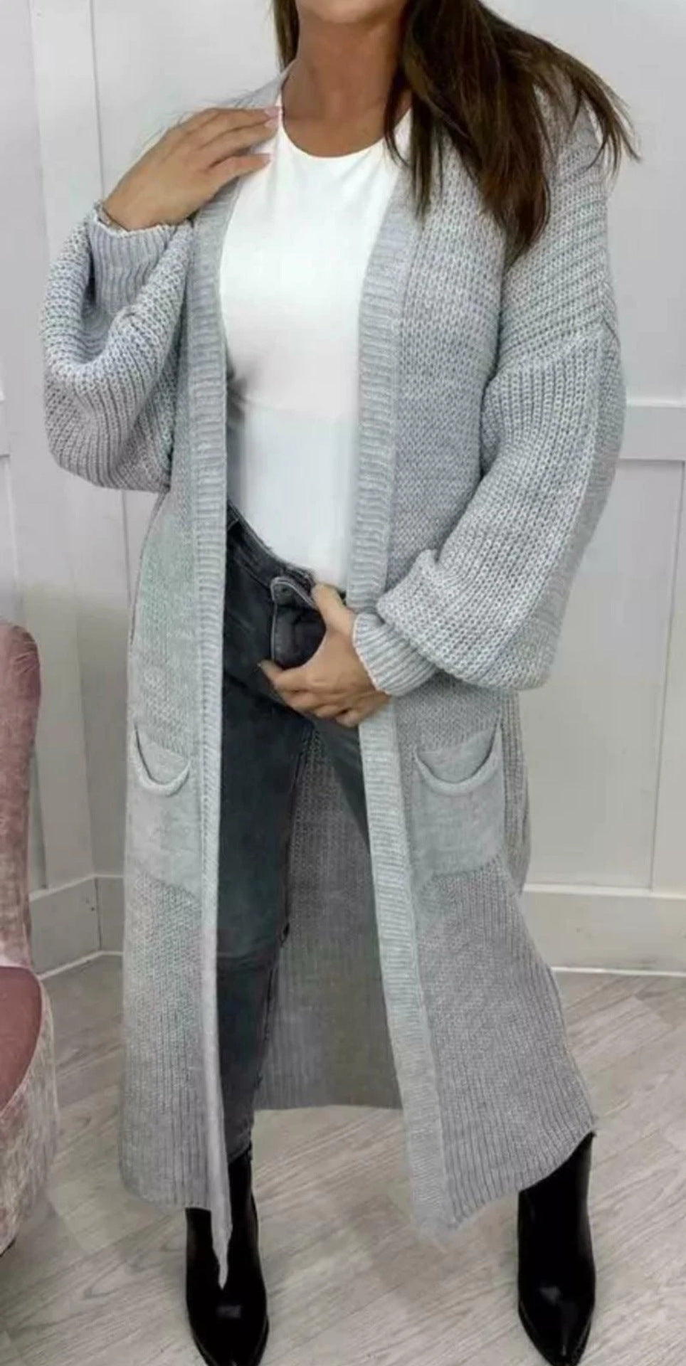 Ladies oversized knitted pullover with a relaxed fit and long sleeves Lune Londonl