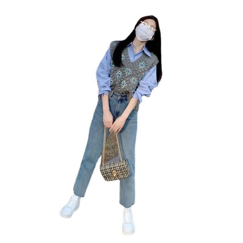 Knitted sweater for women with floral design Lune London