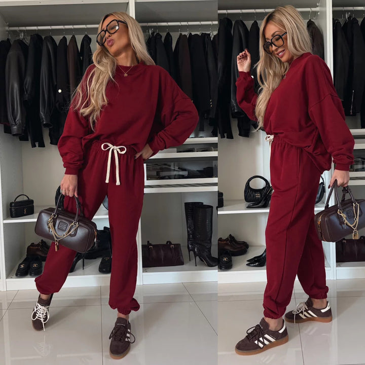 Women's casual tracksuit with elegant cut and comfortable fit Chic & Stil