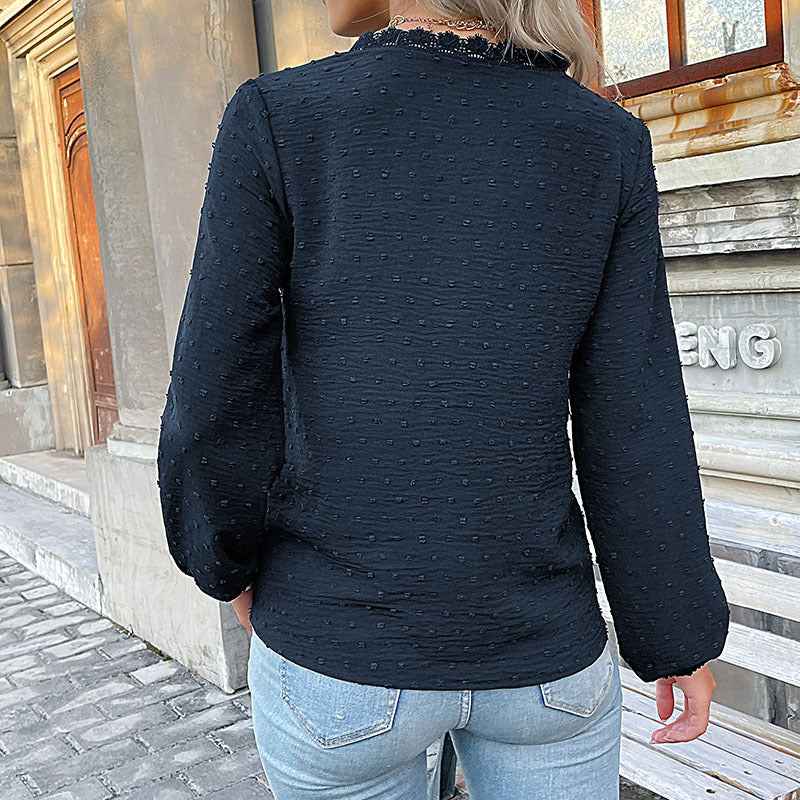 Women's blouse with V-neck and elegant lace Lune London