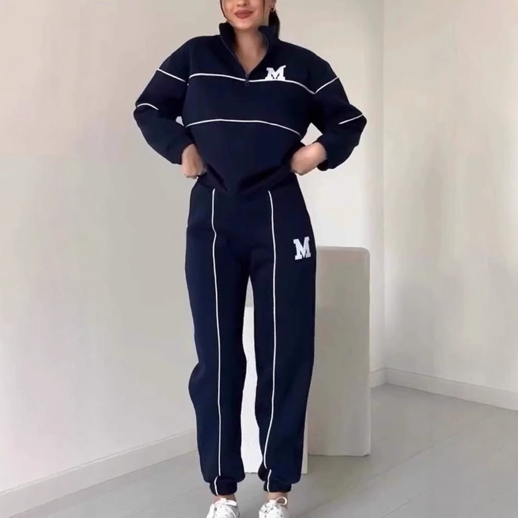 Sporty lounge suit for women with high collar and elastic waist Lune London