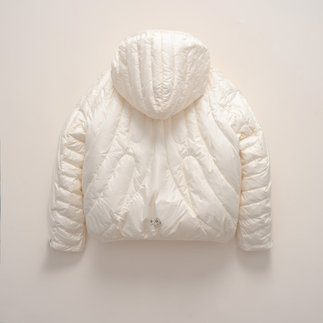 Women's quilted jacket with hood and chic and stylish design