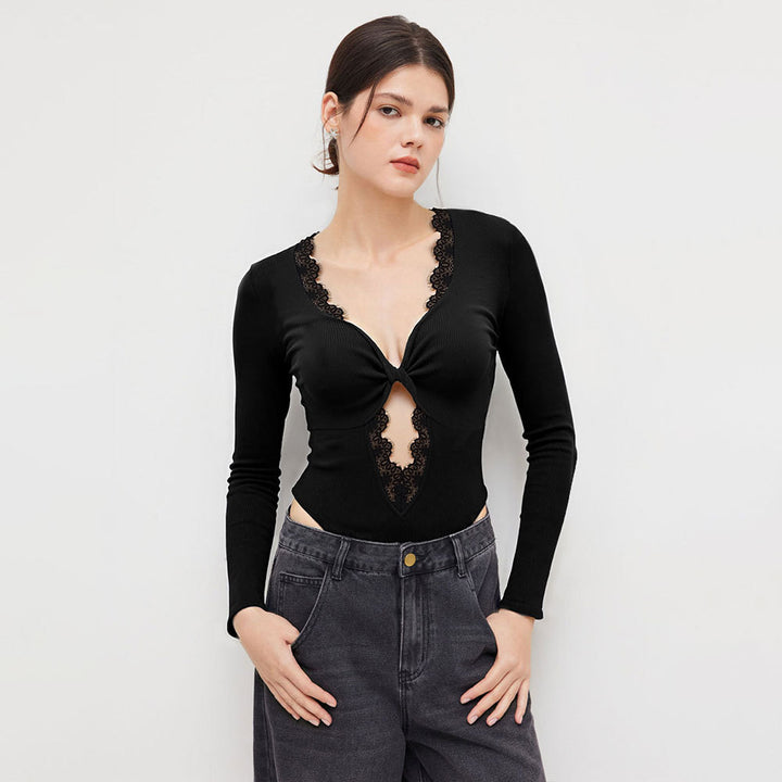 Body for women with deep V-neck and delicate lace application Chic & Stil