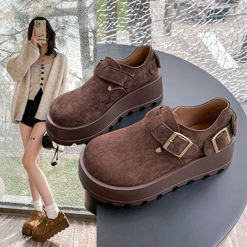 Women’s clogs with trendy buckle design and cushioned sole Lune London