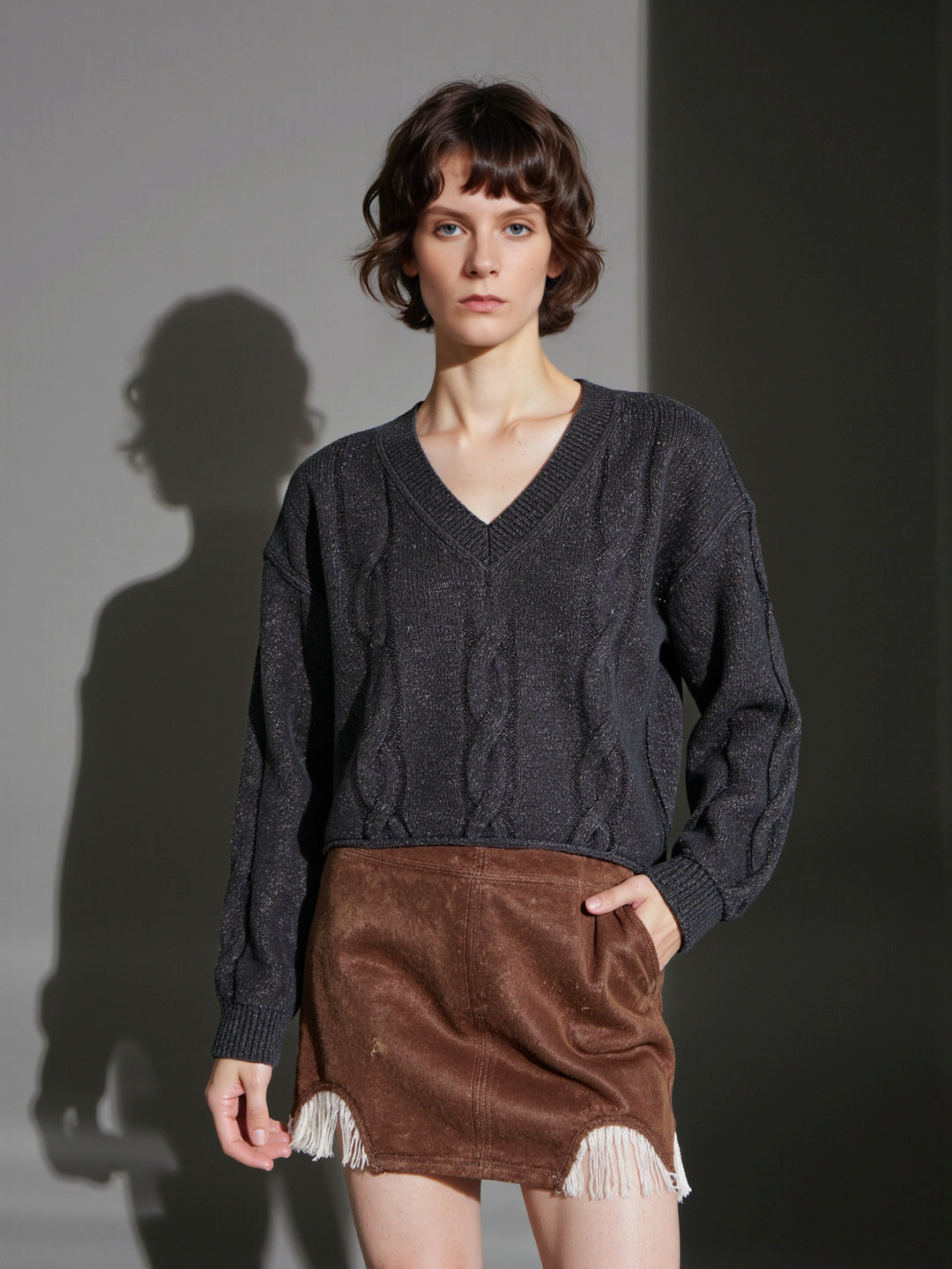 Pull en maille épaisse pour femmes avec col en V et détails modernes Chic & Stil