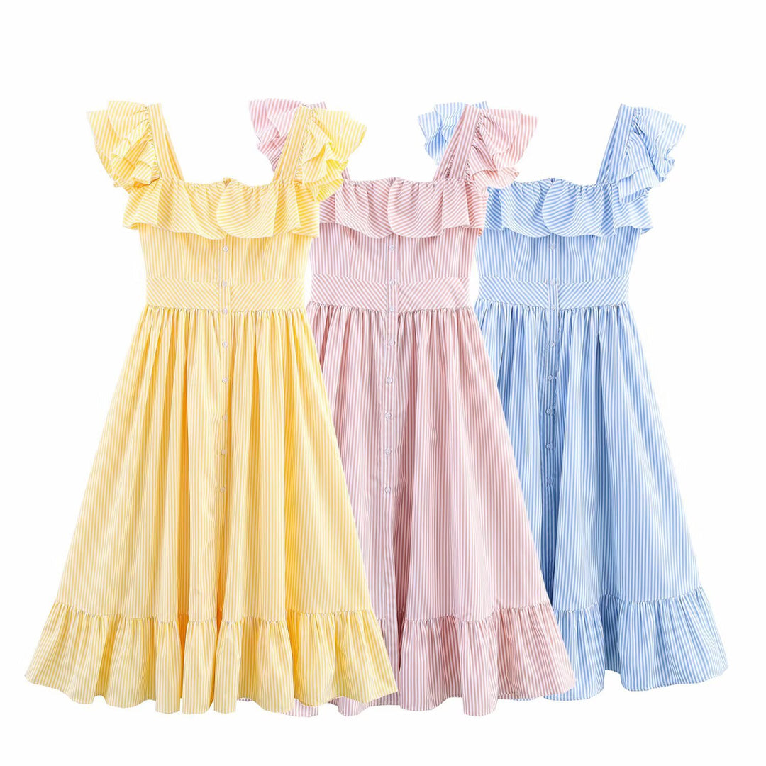 Maxi dress for women with voluminous ruffle design and button closure Lune London