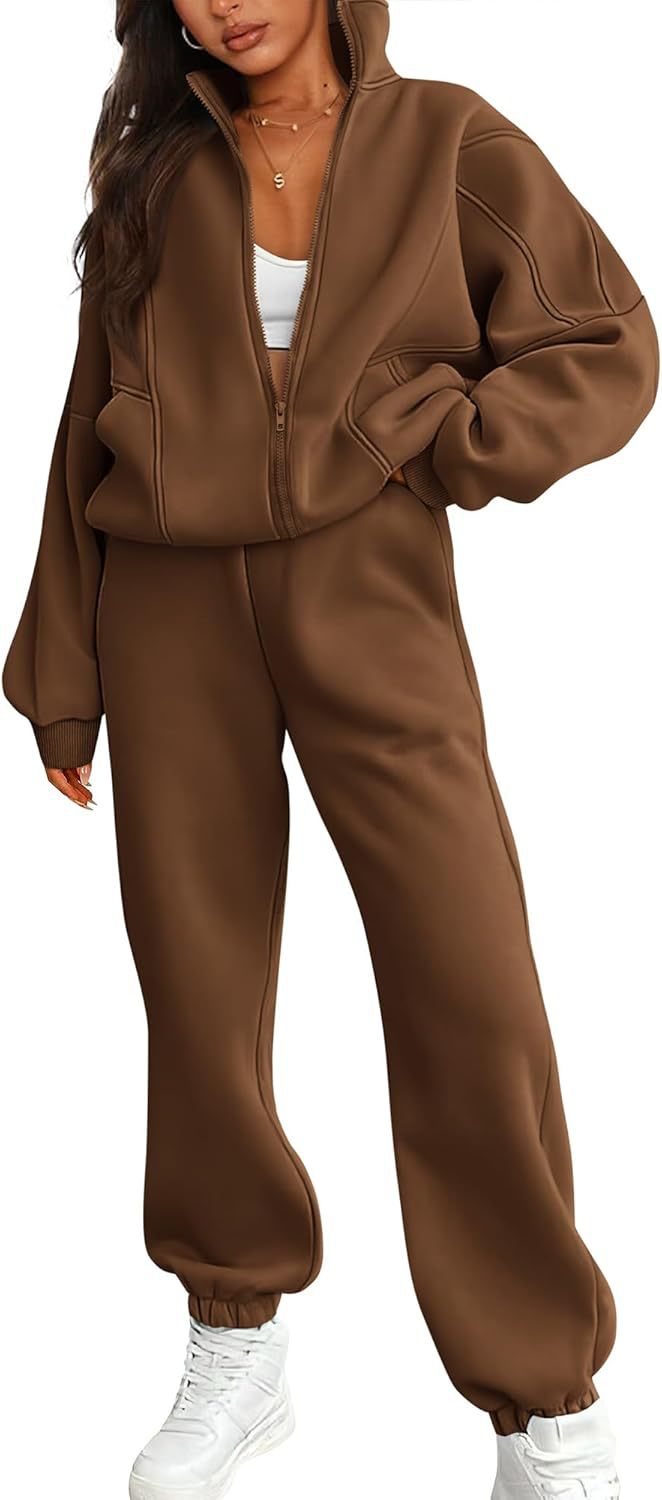Women's sporty hoodie set with high collar Lune London