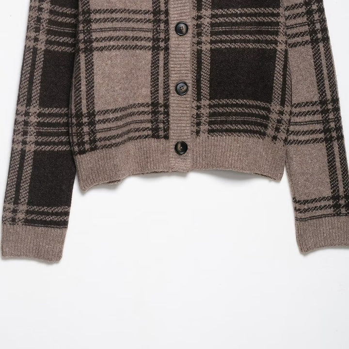 Casual checked knitted jacket for ladies with button closure Lune London
