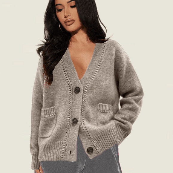 Ladies cardigan with deep V-neck and pockets Lune London