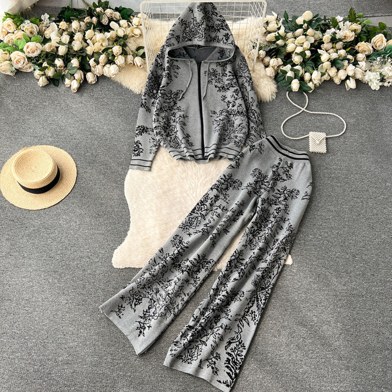 Fashion leisure set for women with hoodie and floral pattern Lune London