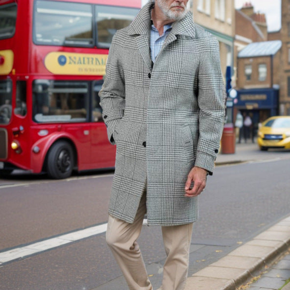 Fashionable trench coat for men with practical pockets and modern fit Lune London