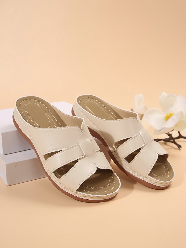 Comfortable slippers for ladies with ergonomic sole and trendy bands Lune London