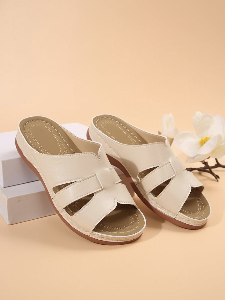 Comfortable slippers for ladies with ergonomic sole and trendy bands Lune London