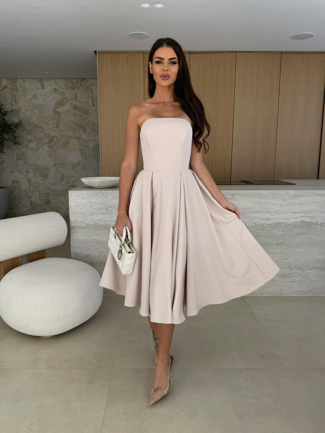Women's Elegant Cocktail Dress with Strapless Design Lune London