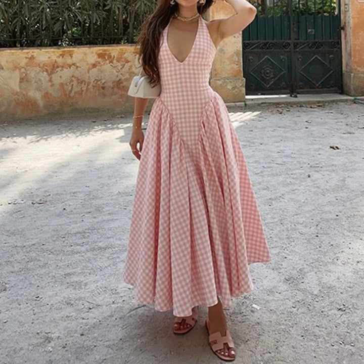 Robe maxi femme avec décolleté en V et jupe évasée Chic & Stil